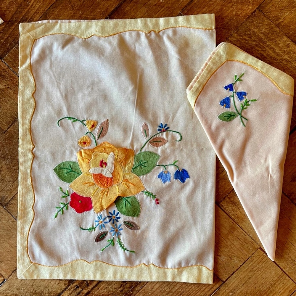 Linen embroidery tray mats with napkins, New, set of two.